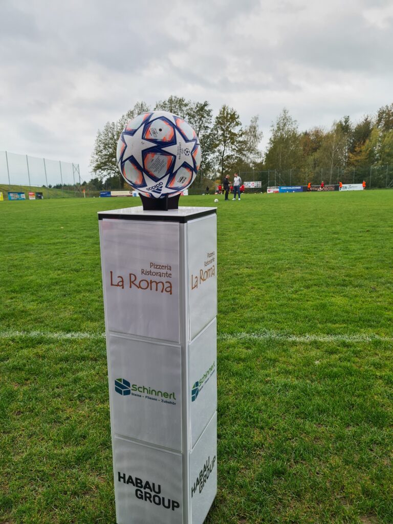 Ballständer der FC Perg Ladies